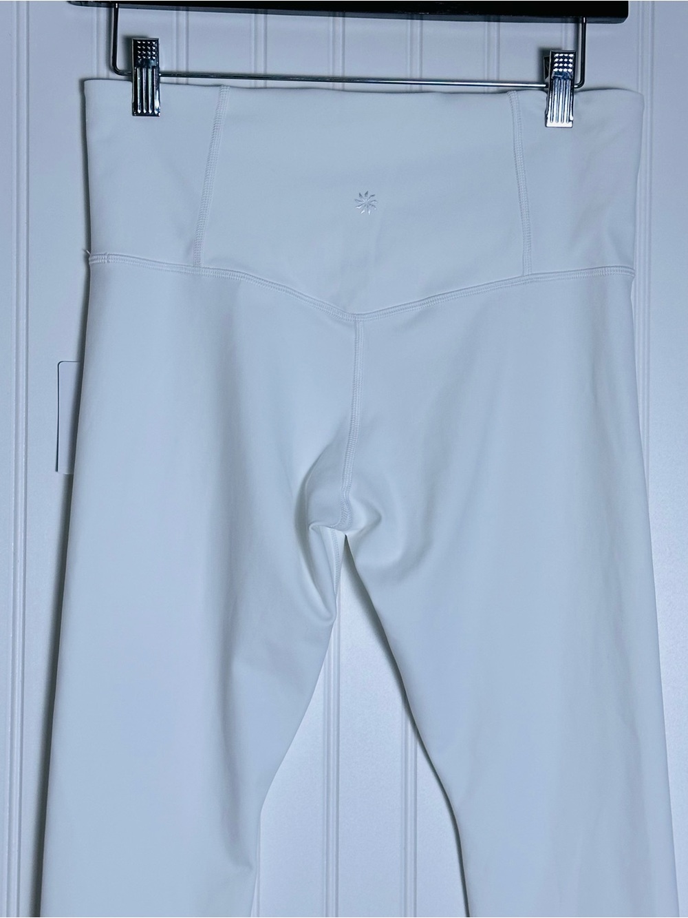 Elation Ultra High Rise 7/8 Legging
Buttery-soft stretch MP Medium Compression - Picture 8 of 14